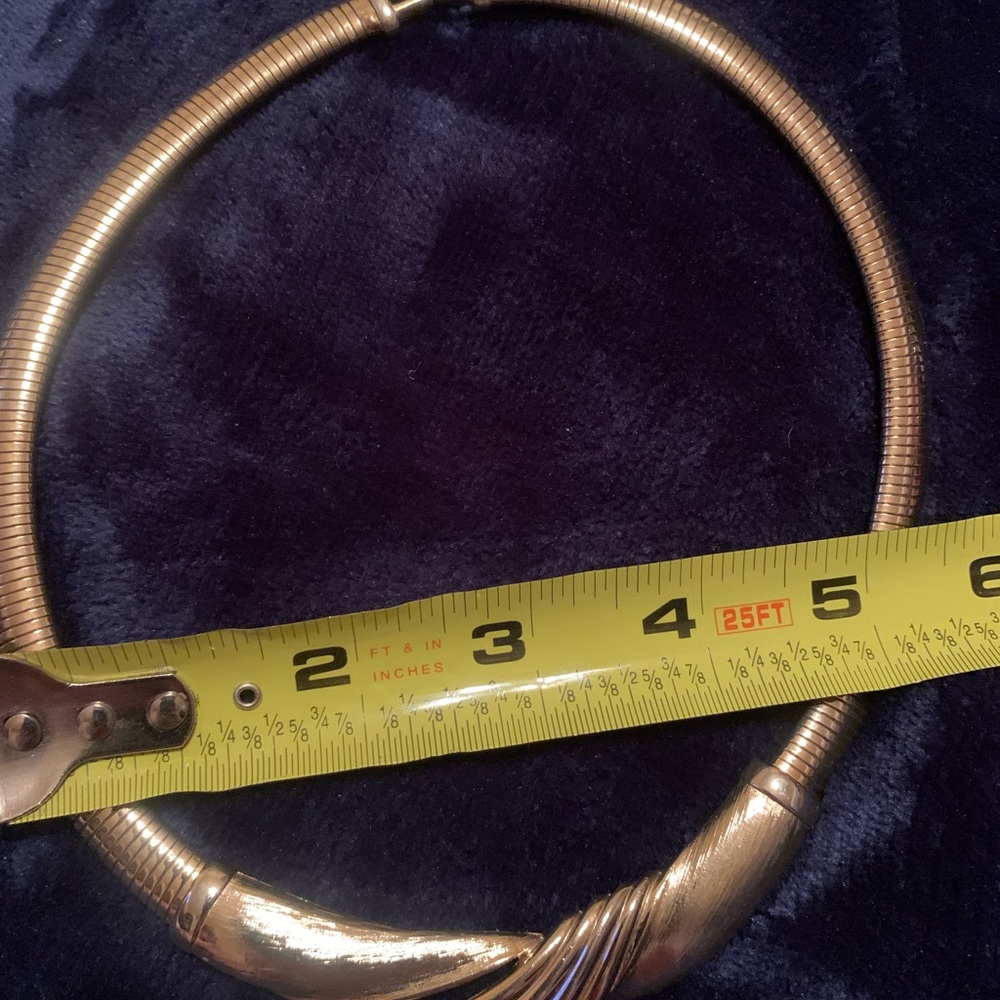 Choker necklace gold toned in great condition see size in pictures